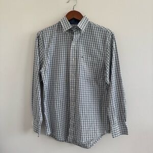 IZOD | Men’s button down dress collared long sleeve shirt - like new